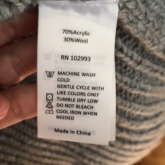 Cozy gray high low hem sweater - Picture 6 of 6